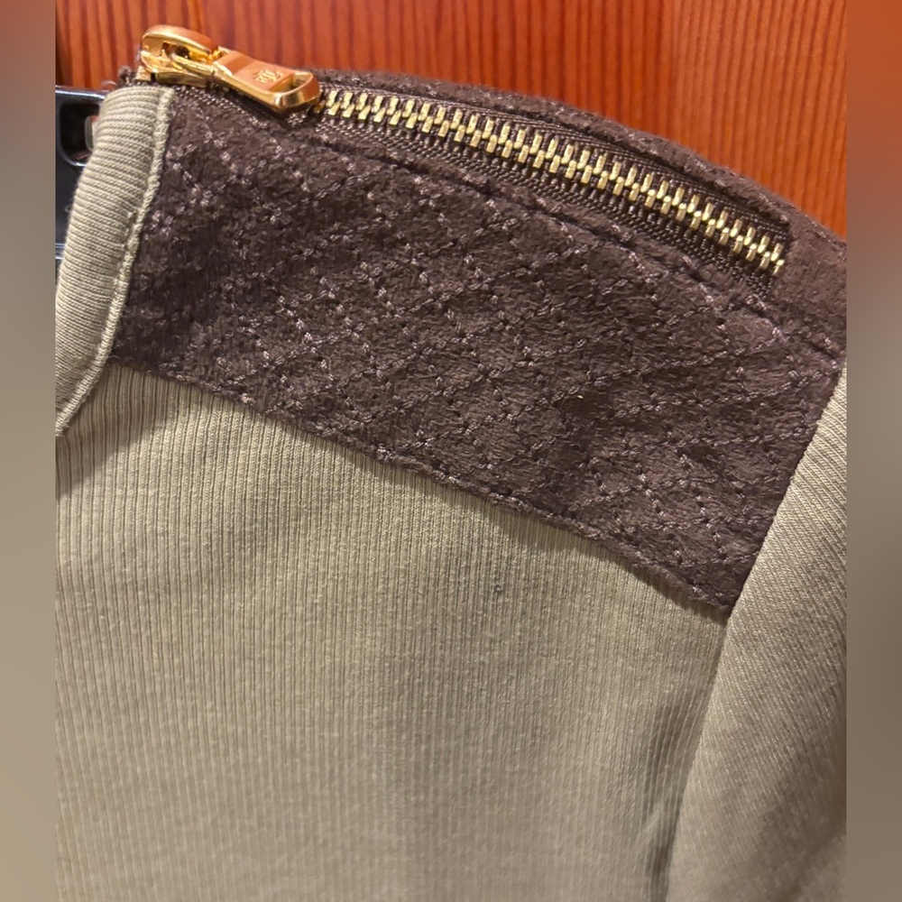 Lauren Ralph Lauren Ribbed Long Sleeve Crewneck Top W/Shoulder Zipper Detailing - Picture 3 of 9